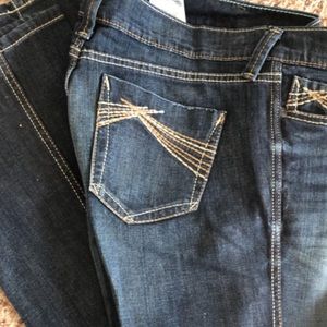 Women’s size 29r turquoise ariat jeans